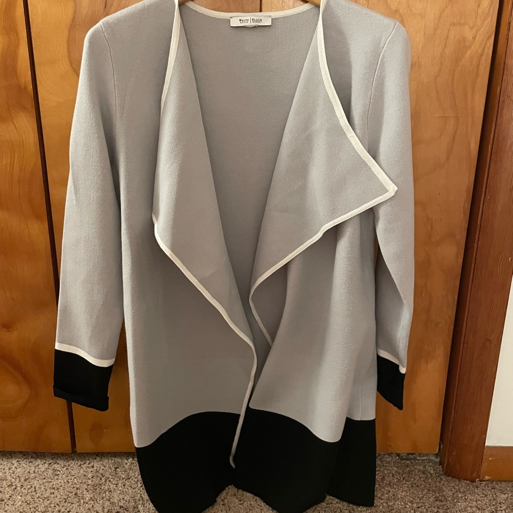White House Black Market cape cardigan sz M gray, black and white